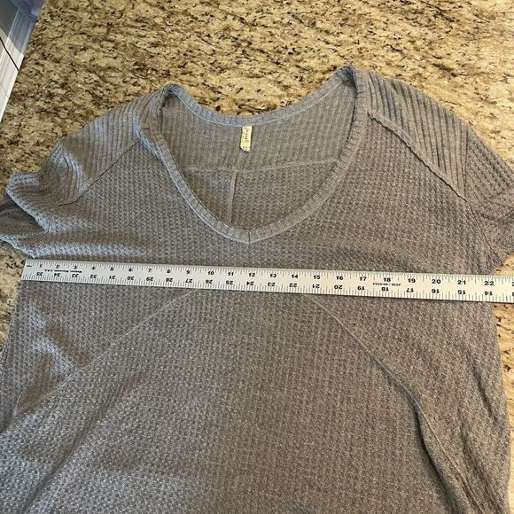 Free People Womens Ventura Oversized Top Tunic Small Gray Waffle Knit Distressed - Picture 9 of 10